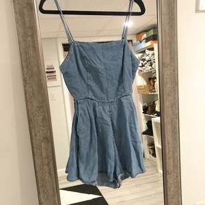Kimchi Blue Chambray Open Back Romper Blue Size 0